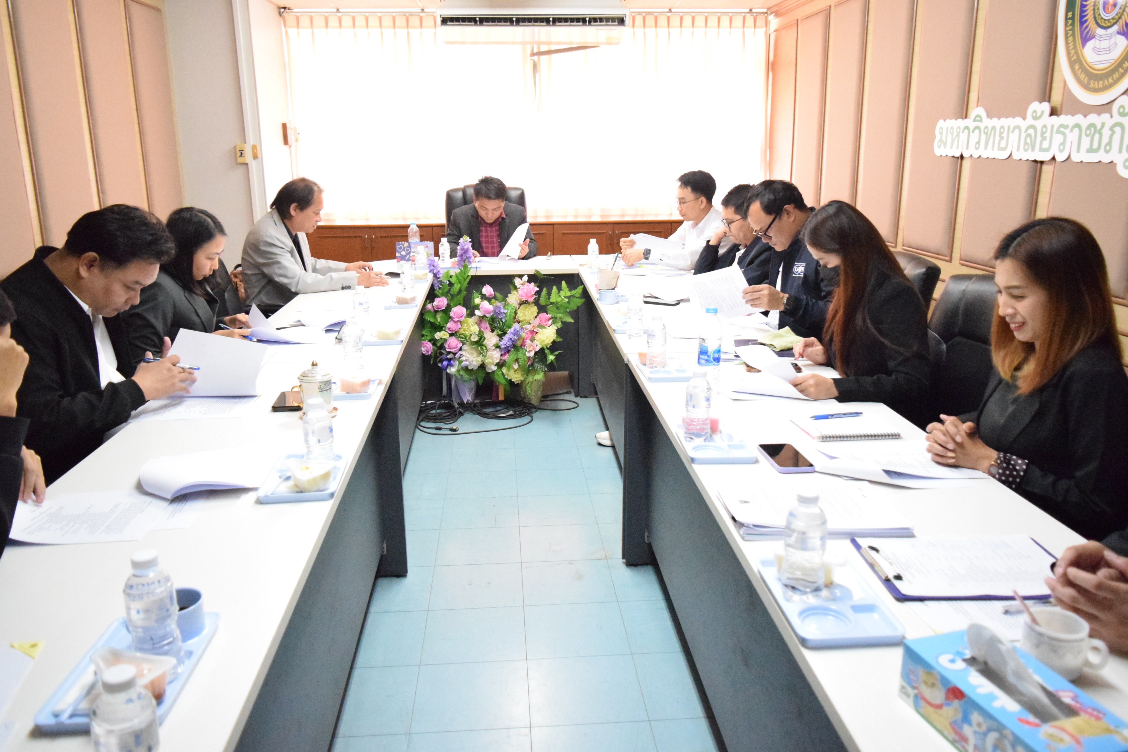 การประชุมคณะกรรมการพิจารณาแนวทางการเลื่อนค่าจ้างบุคลากร ปีละ 2 ครั้ง ตามวงรอบงบประมาณ ประจำปีงบประมา...