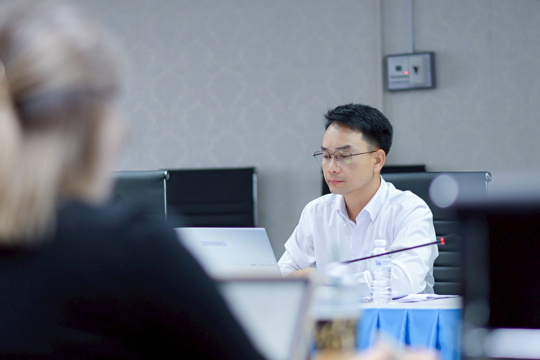 มหาวิทยาลัยราชภัฏมหาสารคาม จัดประชุมชี้แจงแนวทางการดำเนินงานระบบการลงเวลาปฏิบัติราชการ